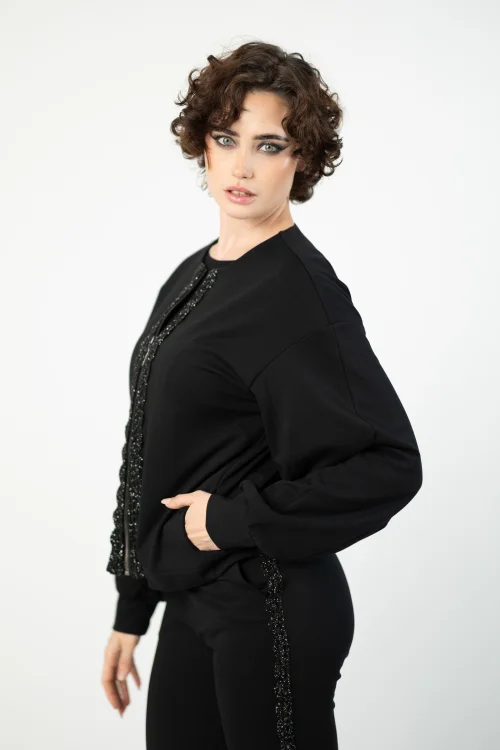 bluza z szydełkową koronką i bufiastymi rękawami prosta bez ściągaczy marka VIPPI DESIGN  (5).jpg