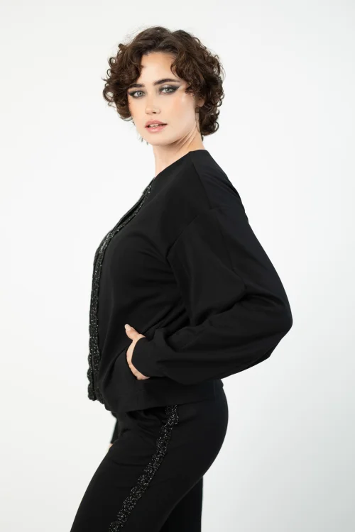 bluza z szydełkową koronką i bufiastymi rękawami prosta bez ściągaczy marka VIPPI DESIGN  (6).jpg