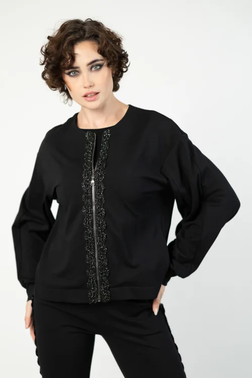 bluza z szydełkową koronką i bufiastymi rękawami prosta bez ściągaczy marka VIPPI DESIGN  (10).jpg