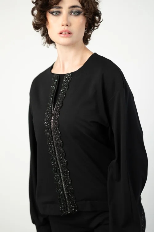 bluza z szydełkową koronką i bufiastymi rękawami prosta bez ściągaczy marka VIPPI DESIGN  (13).jpg