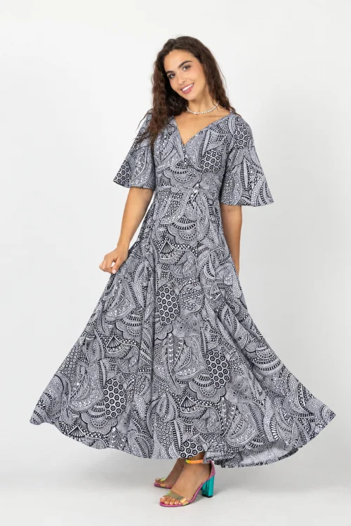 sukienka-wiskozowa-maxi-rozkloszowana-kolekcja-MAVI-white-Vippi-Design