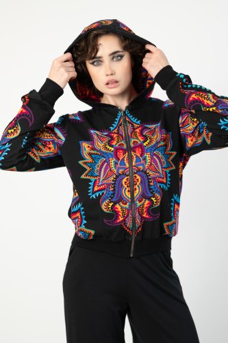 bluza krótka bomberka z kapturem i szydelkowym lampasem na rękawch kolekcja MEXICO violet  marka VIPPI DESIGN (12).jpg