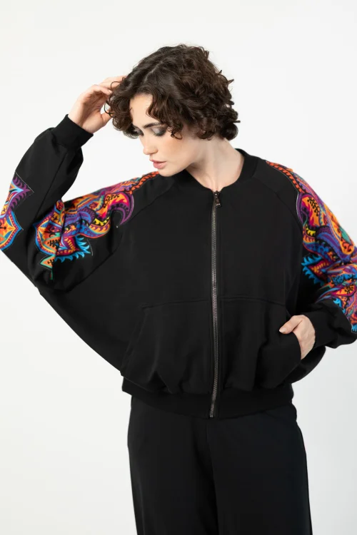 bluza nietoperz z aplikacjami  na rękawch kolekcja MEXICO violet  marka VIPPI DESIGN (6).jpg