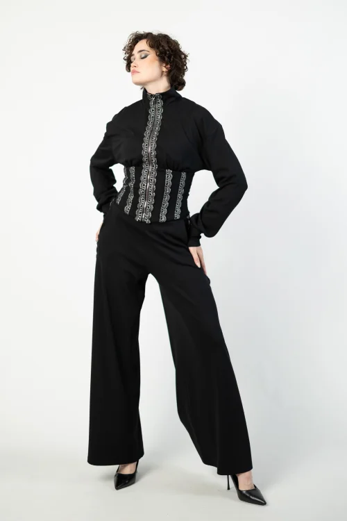 bluza gorsetowa ze stojką spodnie czarne ze srebrnymi lampasami   marka VIPPI DESIGN  (1).jpg