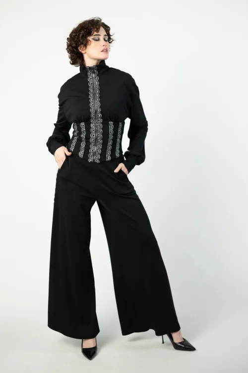 bluza gorsetowa ze stojką spodnie czarne ze srebrnymi lampasami   marka VIPPI DESIGN  (10).jpg