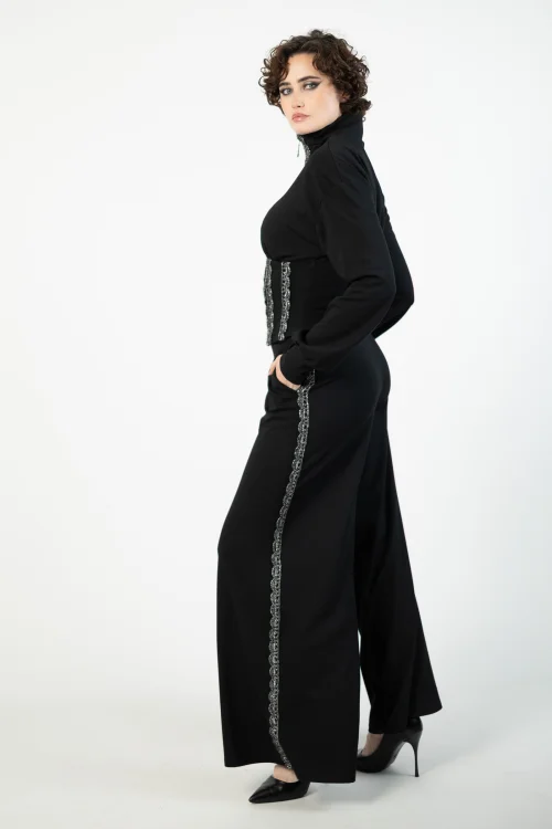 bluza gorsetowa ze stojką spodnie czarne ze srebrnymi lampasami   marka VIPPI DESIGN  (12).jpg