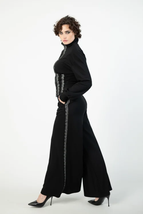 bluza gorsetowa ze stojką spodnie czarne ze srebrnymi lampasami   marka VIPPI DESIGN  (13).jpg