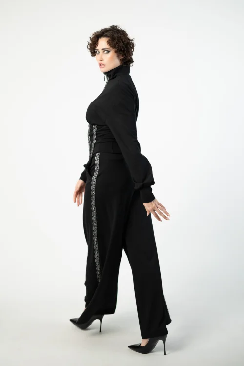 bluza gorsetowa ze stojką spodnie czarne ze srebrnymi lampasami   marka VIPPI DESIGN  (15).jpg