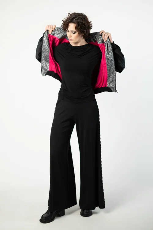 bluza oversize patchworkowa srebrna i spodnie dzwony ze srebrnymi szydełkowymi lampasami   marka VIPPI DESIGN (6).jpg
