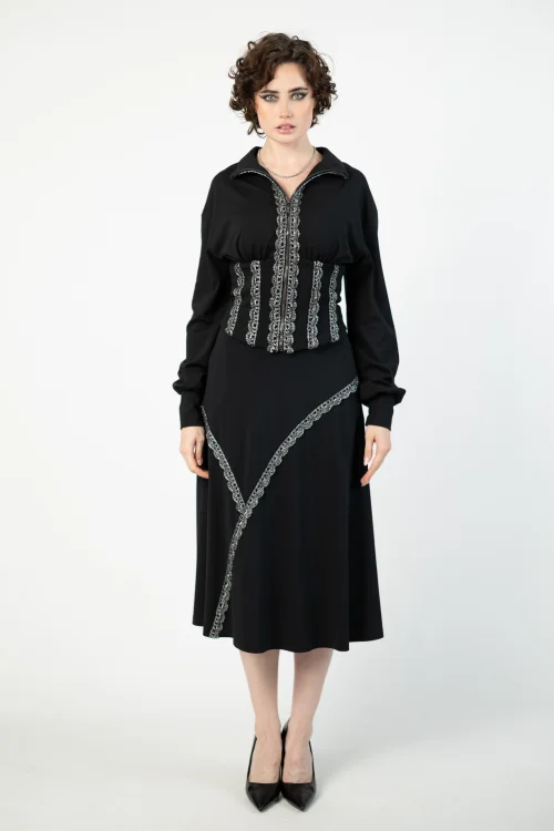 bluza gorsetowa ze stojką i spodnica midi  srebrnymi lampasami   marka VIPPI DESIGN  (2).jpg