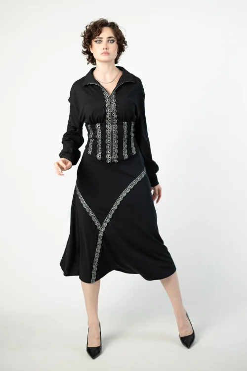 bluza gorsetowa ze stojką i spodnica midi  srebrnymi lampasami   marka VIPPI DESIGN  (8).jpg