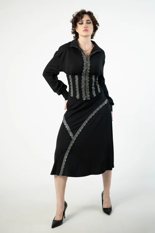 bluza gorsetowa ze stojką i spodnica midi  srebrnymi lampasami   marka VIPPI DESIGN  (10).jpg