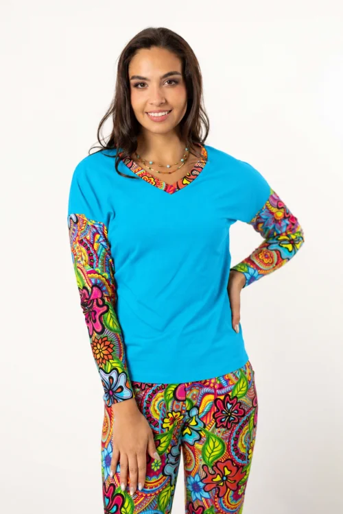 bluzka-trapezowa-dekolt-V-niebieska-kolekcja-DOLCE-Vippi-Design