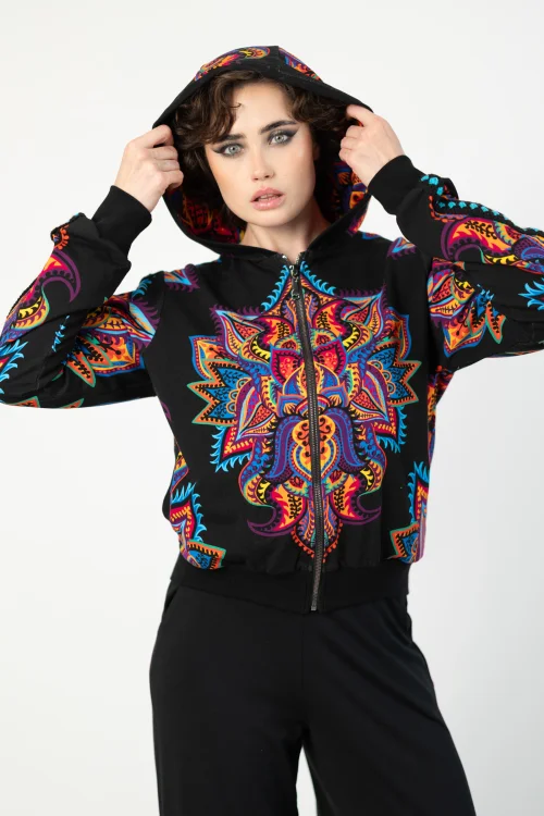 bluza krótka bomberka z kapturem i szydelkowym lampasem na rękawch kolekcja MEXICO violet  marka VIPPI DESIGN (12).jpg