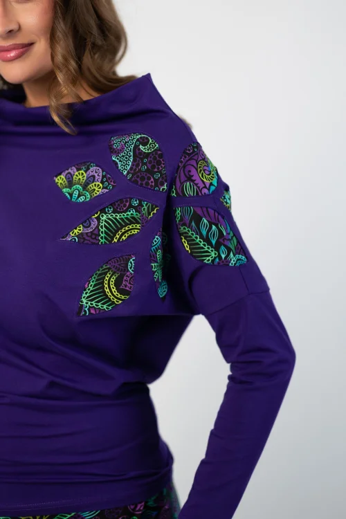 bluzka fioletowa z luźnym golfem i aplikacją na ramieniu kolekcja LILY violet marka VIPPI DESIGN  (1).jpg