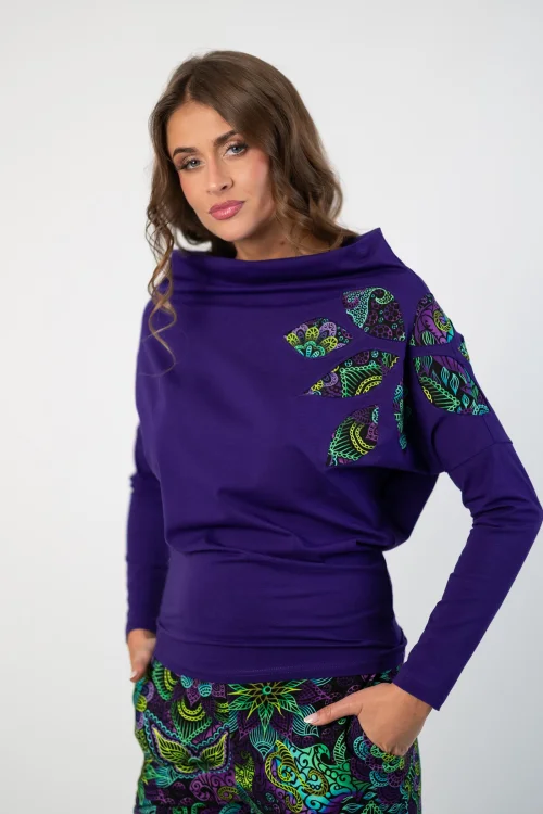 bluzka fioletowa z luźnym golfem i aplikacją na ramieniu kolekcja LILY violet marka VIPPI DESIGN  (9).jpg