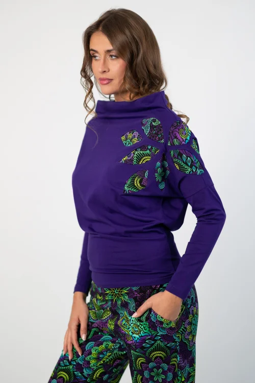 bluzka fioletowa z luźnym golfem i aplikacją na ramieniu kolekcja LILY violet marka VIPPI DESIGN  (8).jpg