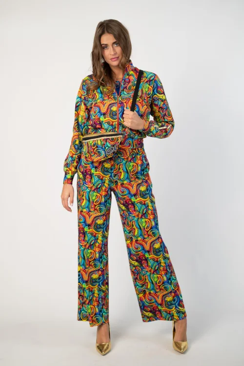 bluza krotka ze stojką i złota taśmą na rękawach i spodnie szerokie dresowe ze złotą taśma na lampasach kolekcja SEA multi marka VIPPI DESIGN (11).jpg