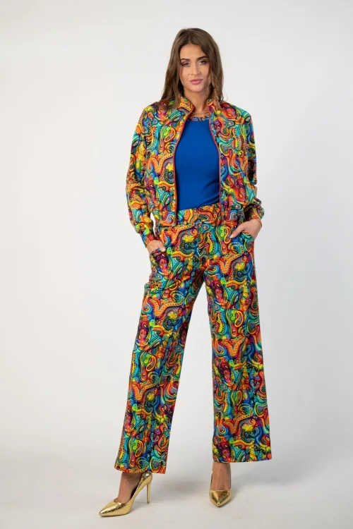 bluza krotka ze stojką i złota taśmą na rękawach i spodnie szerokie dresowe ze złotą taśma na lampasach kolekcja SEA multi marka VIPPI DESIGN (3).jpg