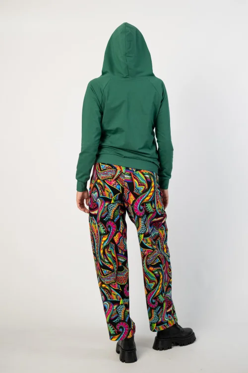 bluza petrolowa z  szydełkową koronką na kapturze  marka Katarzyna Gałaj art i spodnie baggy kolekcja RAVEL marka vippi design (1).jpg