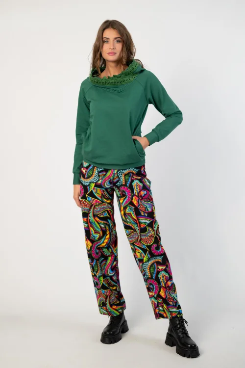 bluza petrolowa z  szydełkową koronką na kapturze  marka Katarzyna Gałaj art i spodnie baggy kolekcja RAVEL marka vippi design (2).jpg