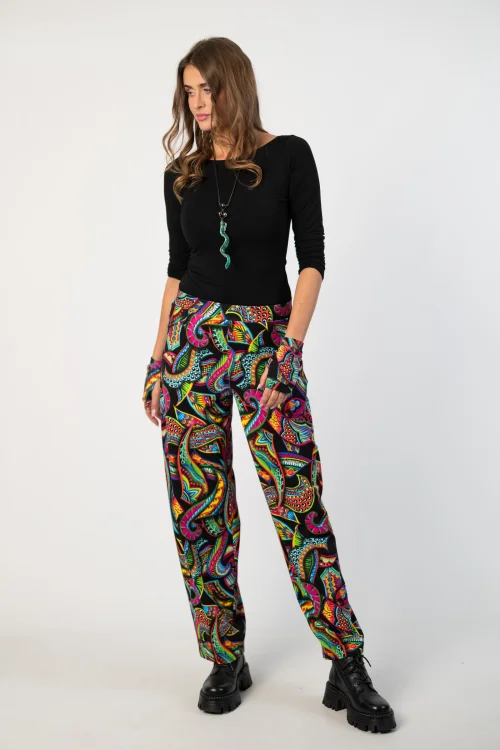 Spodnie baggy i rękawiczki mitenki kolekcja RAVEL BLUZKA CZARNA BASIC marka VIPPI DESIGN  (6).jpg