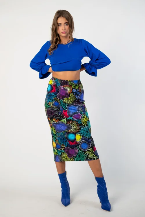 bluzka kopertowa chabrowa wiskozowa dwustronna z falbankami  BASIC I i spodnica midi wąska kolekcja OCEAN marka VIPPI DESIGN  (1).jpg