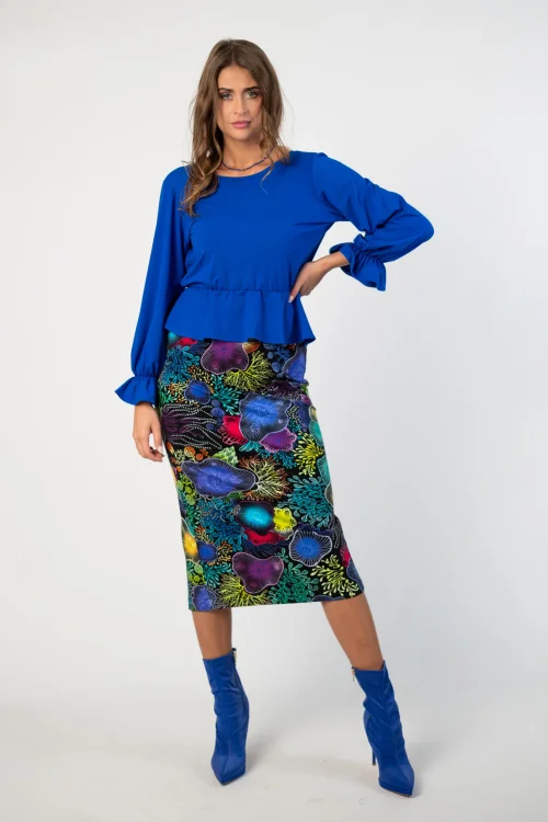 bluzka kopertowa chabrowa wiskozowa dwustronna z falbankami  BASIC I i spodnica midi wąska kolekcja OCEAN marka VIPPI DESIGN  (17).jpg