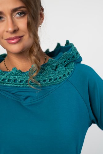 bluza petrolowa z  szydełkową koronką na kapturze  marka Katarzyna Gałaj art (9).jpg