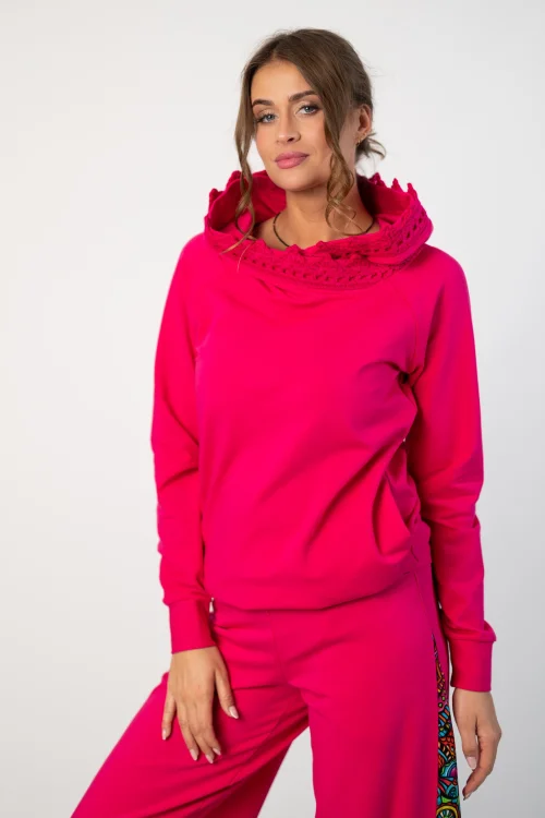 bluza różowa  z  szydełkową koronką na kapturze  marka Katarzyna Gałaj art   (6).jpg
