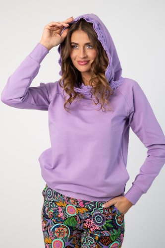 bluza fiolet lila z  szydełkową koronką na kapturze marka Katarzyna Gałaj art   (17).jpg