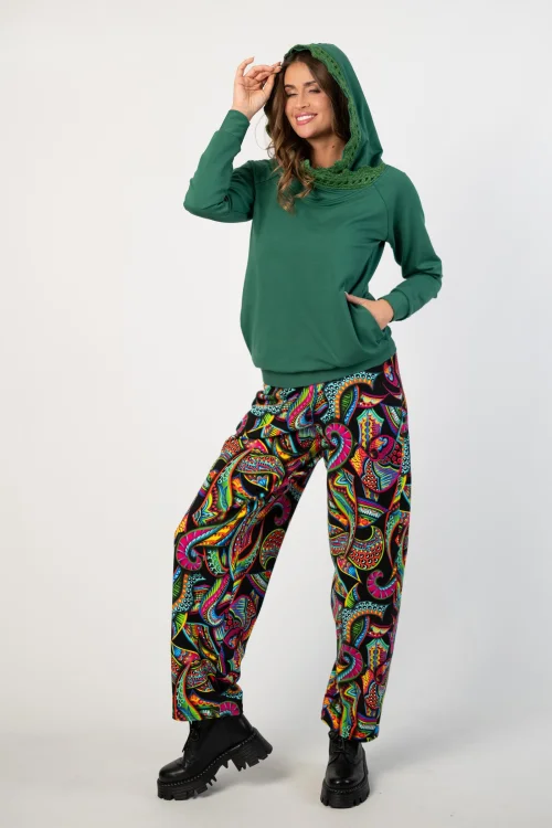 bluza petrolowa z  szydełkową koronką na kapturze  marka Katarzyna Gałaj art i spodnie baggy kolekcja RAVEL marka vippi design (12).jpg