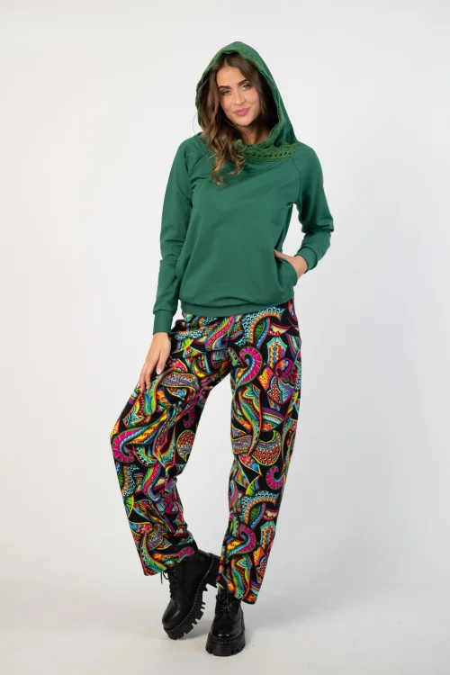 bluza petrolowa z  szydełkową koronką na kapturze  marka Katarzyna Gałaj art i spodnie baggy kolekcja RAVEL marka vippi design (10).jpg