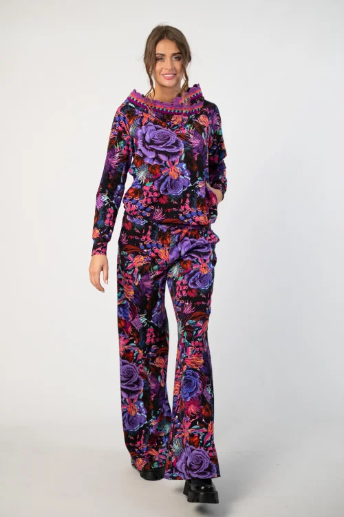 blzua z kapturem i sydełkową koronką i spodnie dzwony kolekcja ROSE violet  marka VIPPI DESIGN (2).jpg