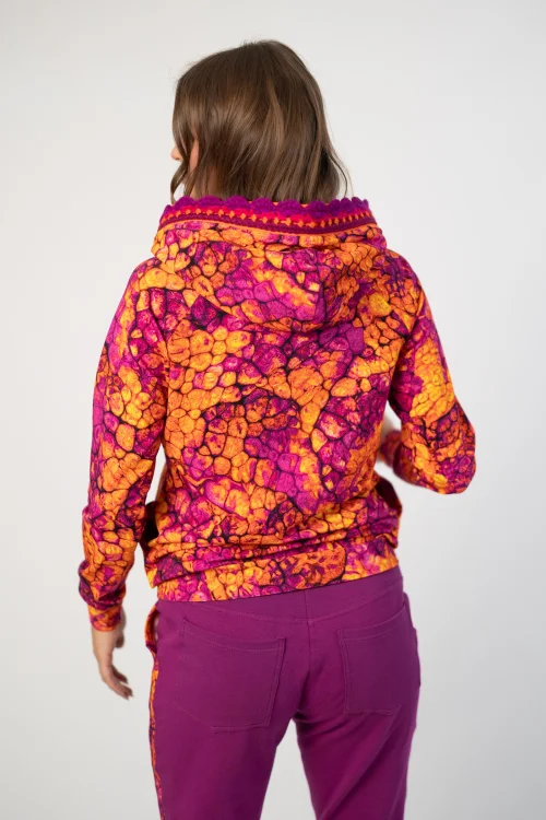 bluza z kapturem i szydełkową koronką kolekcja AMBER  marka VIPPI DESIGN (16).jpg