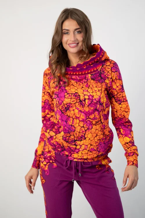 bluza z kapturem i szydełkową koronką kolekcja AMBER  marka VIPPI DESIGN (15).jpg