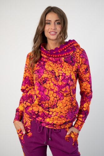 bluza z kapturem i szydełkową koronką kolekcja AMBER  marka VIPPI DESIGN (18).jpg