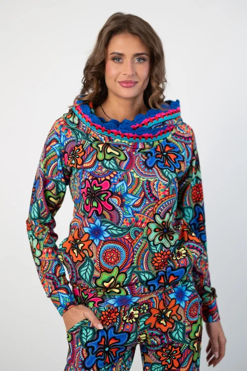 bluza z kapturem i szydełkową koronką kolekcja DOLCE blue marka VIPPI DESIGN (12).jpg