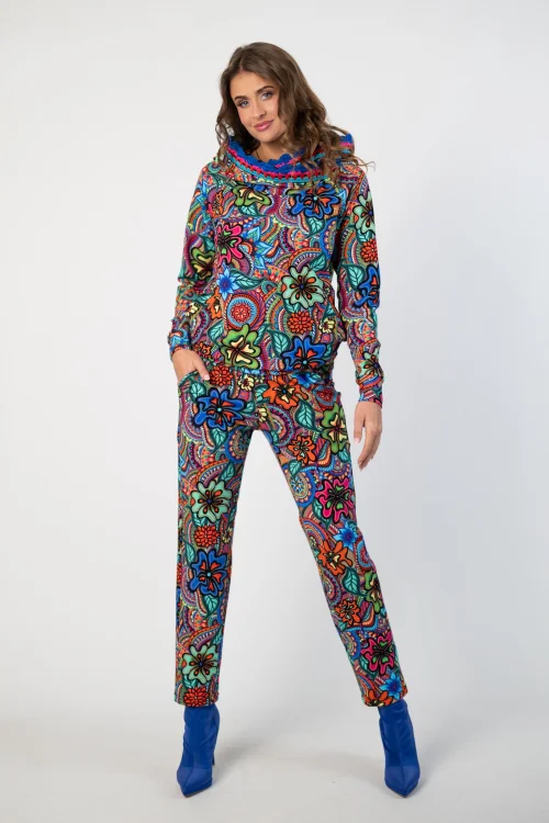 bluza z kapturem i sydełkową koronką i spodnie kolorowe luźne kolekcja DOLCE blue marka VIPPI DESIGN  (18).jpg