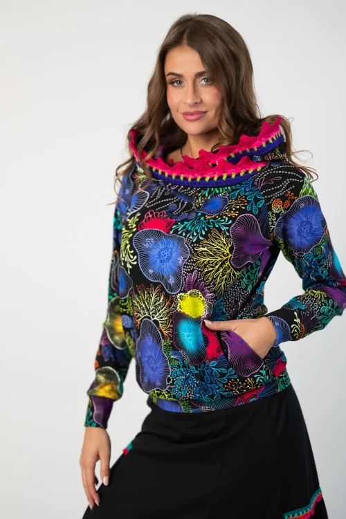 bluza z kapturem i szydełkową koronką kolekcja OCEAN marka VIPPI DESIGN (17).jpg