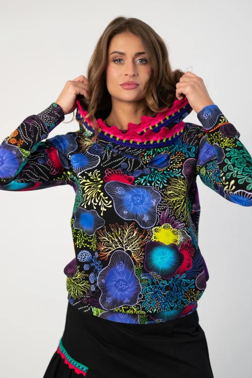 bluza z kapturem i szydełkową koronką kolekcja OCEAN marka VIPPI DESIGN (20).jpg