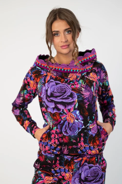 bluza z kapturem i szydełkową koronką kolekcja ROSE violet  marka VIPPI DESIGN (12).jpg