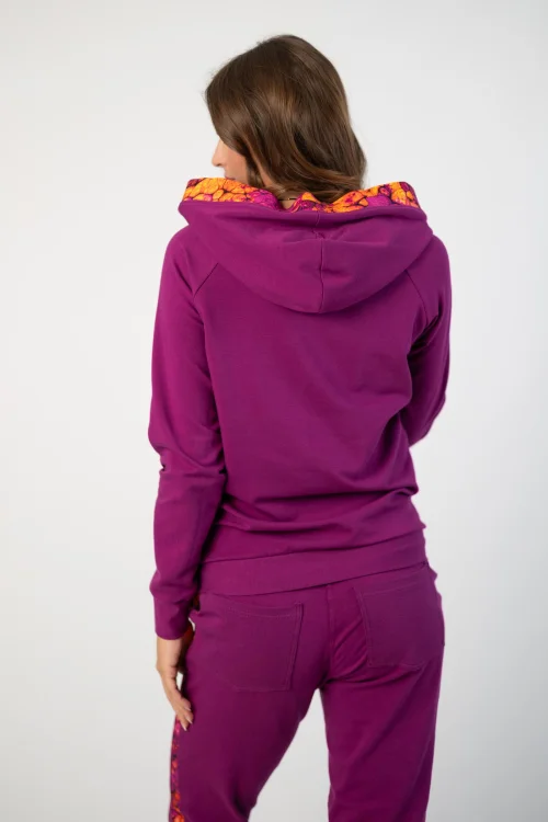 bluza cyklamenowa z kapturemi i aplikacjamiI kolekcja AMBER  marka VIPPI DESIGN (7).jpg